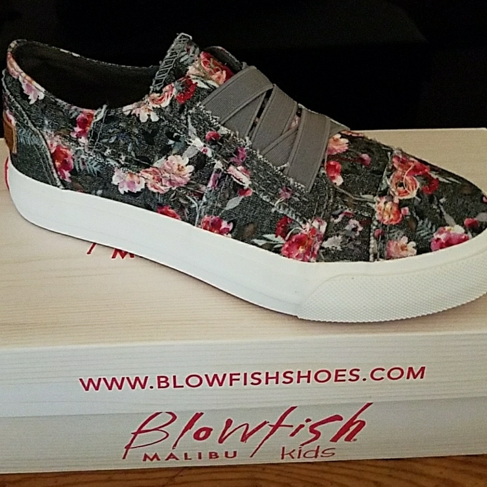 Kids Blowfish Canvas Sneakers size 13